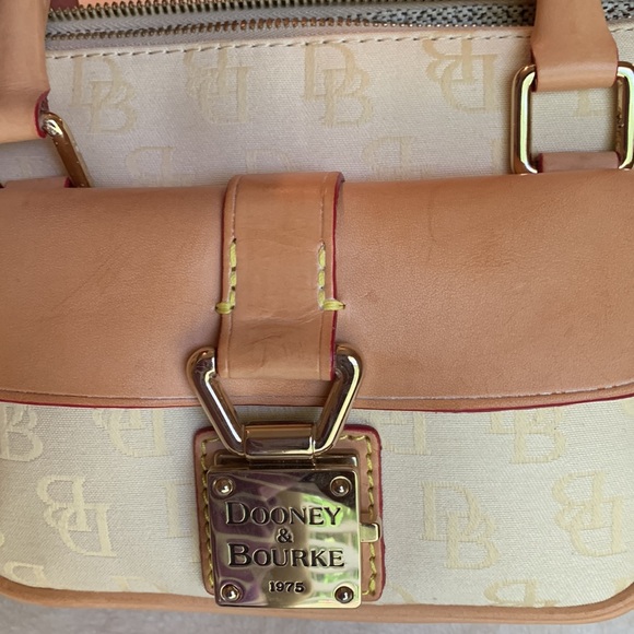DOONEY & BOURKE SMALL DOMED POCKET SATCHEL - Picture 5 of 16